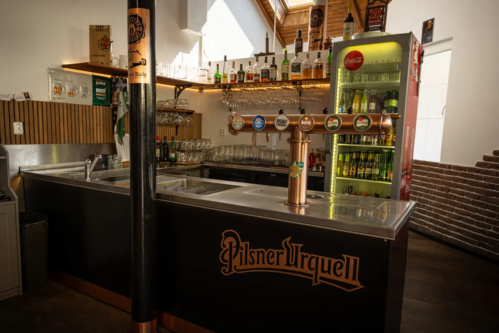 Výčap s pípami Pilsner Urquell